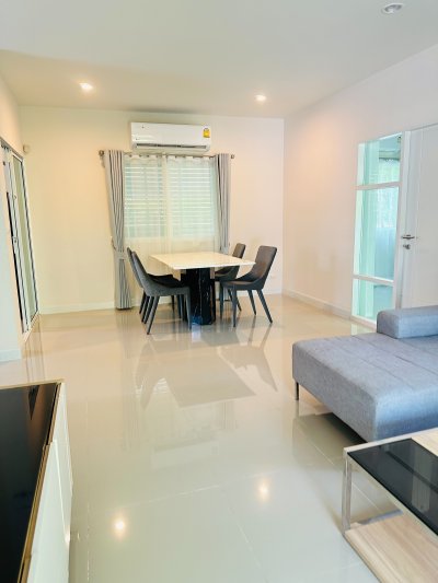 11R0228 ให้เช่าบ้านเดี่ยวสองชั้น 4ห้องนอน 2ห้องน้ำ ราคา 65,000/เดือน โซนเกาะแก้ว