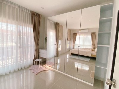 11R0238 ให้เช่าบ้านเดี่ยวสองชั้น 3 ห้องนอน 3 ห้องน้ำ ราคา 45,000/เดือน โซนเกาะแก้ว