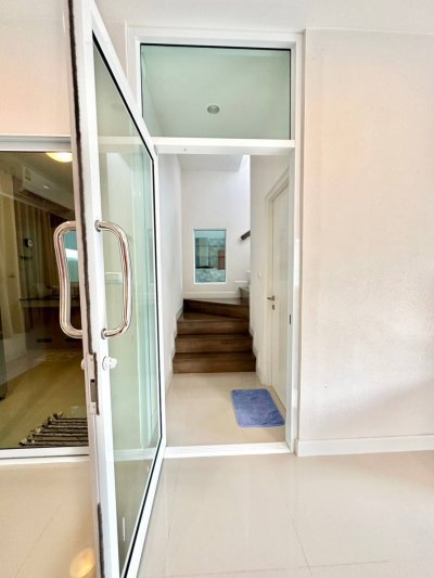 11R0249 ให้เช่าบ้านเดี่ยวสองชั้น 4ห้องนอน 3ห้องน้ำ ราคา 75,000/เดือน โซนเกาะแก้ว