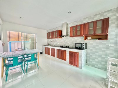 11R0249 ให้เช่าบ้านเดี่ยวสองชั้น 4ห้องนอน 3ห้องน้ำ ราคา 75,000/เดือน โซนเกาะแก้ว