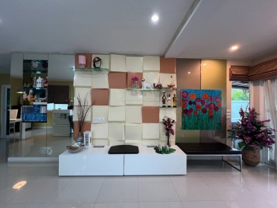 11R0252 ให้เช่าบ้านแฝดสองชั้น 4ห้องนอน 3ห้องน้ำ ราคา 55,000/เดือน โซนเกาะแก้ว