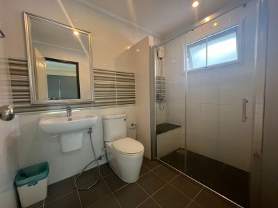 11R0252 ให้เช่าบ้านแฝดสองชั้น 4ห้องนอน 3ห้องน้ำ ราคา 55,000/เดือน โซนเกาะแก้ว