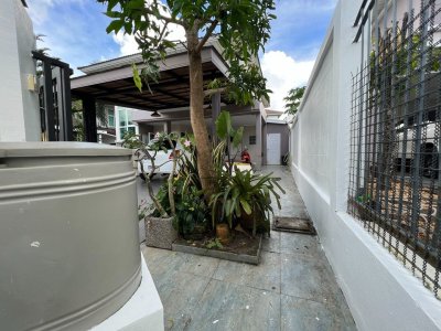 11R0252 ให้เช่าบ้านแฝดสองชั้น 4ห้องนอน 3ห้องน้ำ ราคา 55,000/เดือน โซนเกาะแก้ว