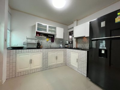 11R0252 ให้เช่าบ้านแฝดสองชั้น 4ห้องนอน 3ห้องน้ำ ราคา 55,000/เดือน โซนเกาะแก้ว