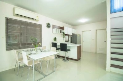 11R0257 ให้เช่าบ้านเดี่ยวสองชั้น 3ห้องนอน 2 ห้องน้ำ ราคา 35,000/เดือน โซนเกาะแก้ว