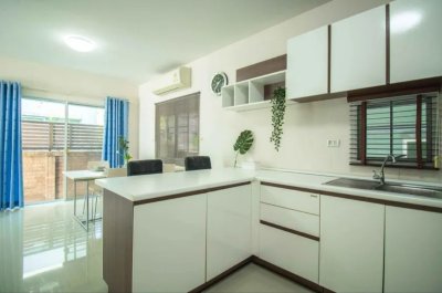 11R0257 ให้เช่าบ้านเดี่ยวสองชั้น 3ห้องนอน 2 ห้องน้ำ ราคา 35,000/เดือน โซนเกาะแก้ว