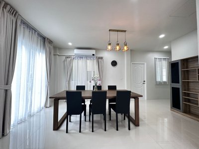 11R0264 ให้เช่าบ้านเดี่ยวสองชั้น 3 ห้องนอน 3ห้องน้ำ ราคา 70,000/เดือน โซนเกาะแก้ว