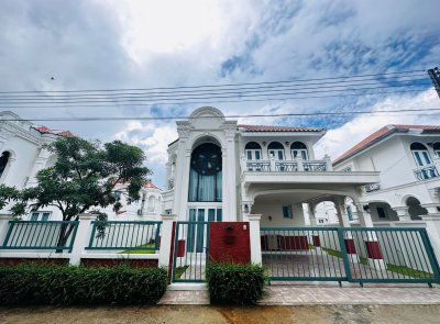 11R0264 ให้เช่าบ้านเดี่ยวสองชั้น 3 ห้องนอน 3ห้องน้ำ ราคา 70,000/เดือน โซนเกาะแก้ว