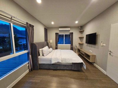 11R0292 ให้เช่าบ้านเดี่ยวสองชั้น 4 ห้องนอน 4 ห้องน้ำ 1 ห้องแม่บ้าน ราคา 100,000/เดือน โซนเกาะแก้ว