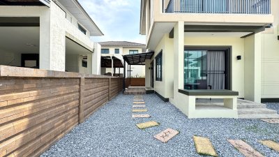 11R0300 ให้เช่าบ้านเดี่ยวสองชั้น 3 ห้องนอน 3 ห้องน้ำ ราคา 55,000/เดือน โซนเกาะแก้ว