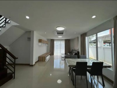 11R0301 ให้เช่าบ้านสองชั้น 4ห้องนอน 3ห้องน้ำ ราคา 70,000/เดือน โซนเกาะแก้ว