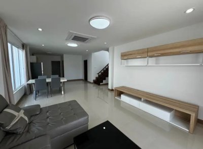 11R0301 ให้เช่าบ้านสองชั้น 4ห้องนอน 3ห้องน้ำ ราคา 70,000/เดือน โซนเกาะแก้ว