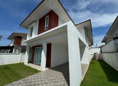 11R0301 ให้เช่าบ้านสองชั้น 4ห้องนอน 3ห้องน้ำ ราคา 70,000/เดือน โซนเกาะแก้ว