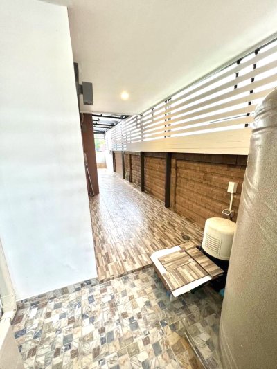 11R0304 This house for rent 3 bedrooms 2 bathrooms 39,000/month at kohkaew