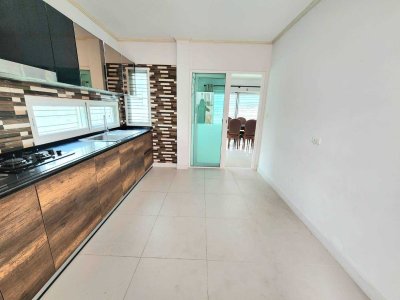 11R0306 ให้เช่าบ้านเดี่ยวสองชั้น 3ห้องนอน3ห้องน้ำ ราคา 40,000/เดือนโซนเกาะแก้ว