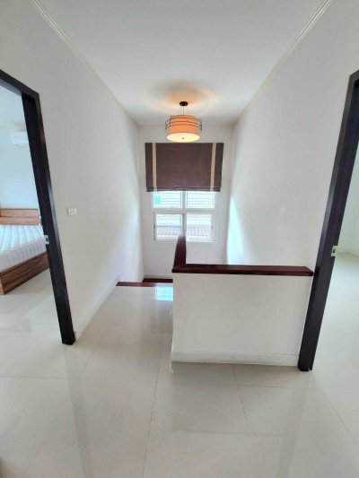 11R0306 ให้เช่าบ้านเดี่ยวสองชั้น 3ห้องนอน3ห้องน้ำ ราคา 40,000/เดือนโซนเกาะแก้ว