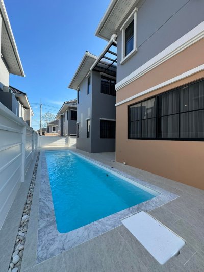 11R0307 ให้เช่า pool villa 4 ห้องนอน 3 ห้องน้ำ ราคา 120,000/เดือน โซนเกาะแก้ว