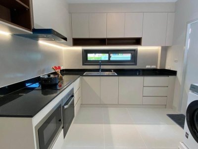 11R0308 ให้เช่าบ้านเดี่ยวสองชั้น 4ห้องนอน 3ห้องน้ำ ราคา 95,000/เดือน โซนเกาะแก้ว