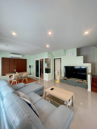 11R0313 ให้เช่าบ้านสองชั้น 3 ห้องนอน 2 ห้องน้ำ ราคา 45,000/เดือน โซนเกาะแก้ว