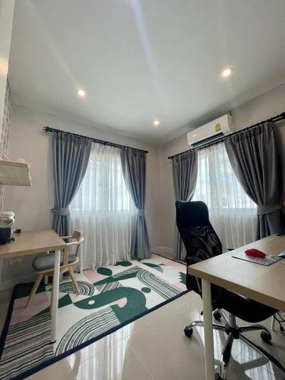 11R0313 ให้เช่าบ้านสองชั้น 3 ห้องนอน 2 ห้องน้ำ ราคา 45,000/เดือน โซนเกาะแก้ว