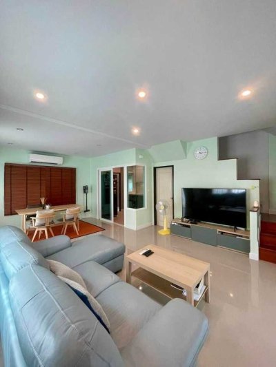 11R0317 ให้เช่าบ้านสองชั้น 3ห้องนอน 2ห้องน้ำ ราคา 45,000/เดือน โซนเกาะแก้ว