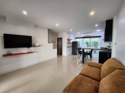 11R0320 ให้เช่าบ้านแฝดสองชั้น 3ห้องนอน2ห้องน้ำ ราคา 30,000/เดือน โซนเกาะแก้ว