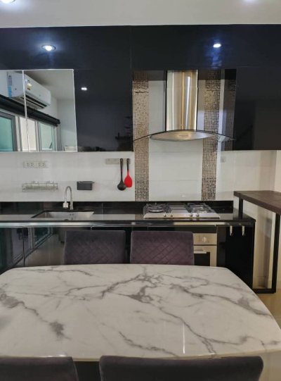 11R0320 ให้เช่าบ้านแฝดสองชั้น 3ห้องนอน2ห้องน้ำ ราคา 30,000/เดือน โซนเกาะแก้ว