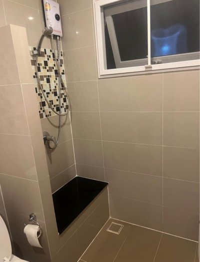 11R0321 ให้เช่าบ้านเดี่ยวสองชั้น 3ห้องนอน 2ห้องน้ำ ราคา 55,000/เดือน โซนเกาะแก้ว