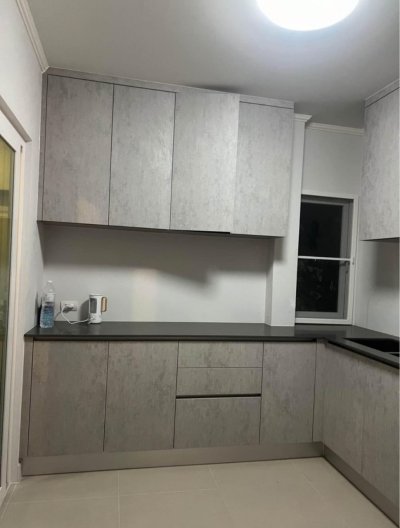 11R0321 ให้เช่าบ้านเดี่ยวสองชั้น 3ห้องนอน 2ห้องน้ำ ราคา 55,000/เดือน โซนเกาะแก้ว