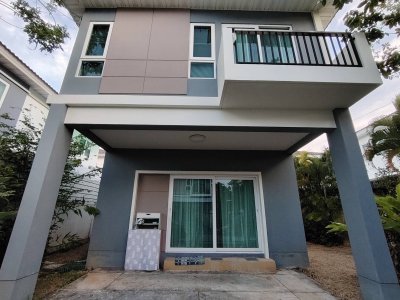 11R0322 ให้เช่าบ้านแฝดสองชั้น 3ห้องนอน 2ห้องน้ำ ราคา 35,000/เดือน โซนเกาะแก้ว