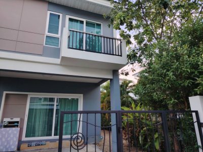 11R0322 ให้เช่าบ้านแฝดสองชั้น 3ห้องนอน 2ห้องน้ำ ราคา 35,000/เดือน โซนเกาะแก้ว