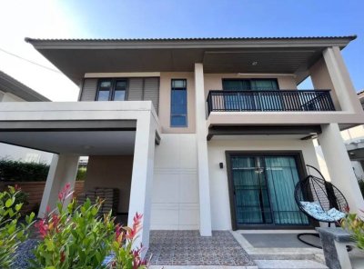 11R0329 ให้เช่าบ้านแฝดสองชั้น 3ห้องนอน 3ห้องน้ำ ราคา 65,000/เดือน โซนเกาะแก้ว