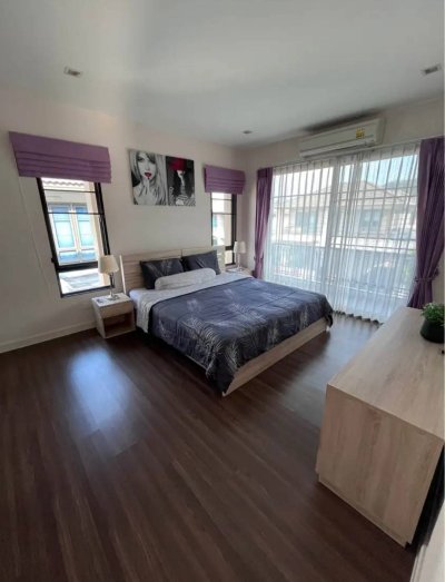 11R0329 ให้เช่าบ้านแฝดสองชั้น 3ห้องนอน 3ห้องน้ำ ราคา 65,000/เดือน โซนเกาะแก้ว