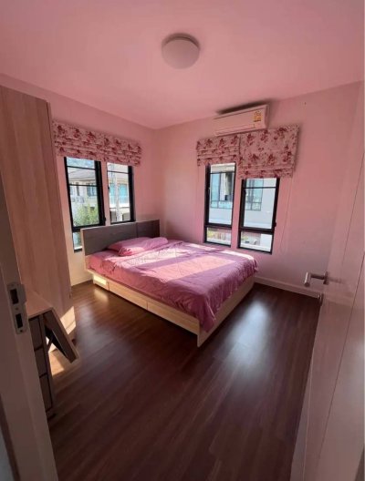 11R0329 ให้เช่าบ้านแฝดสองชั้น 3ห้องนอน 3ห้องน้ำ ราคา 65,000/เดือน โซนเกาะแก้ว