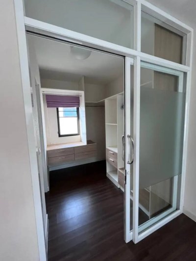 11R0329 ให้เช่าบ้านแฝดสองชั้น 3ห้องนอน 3ห้องน้ำ ราคา 65,000/เดือน โซนเกาะแก้ว