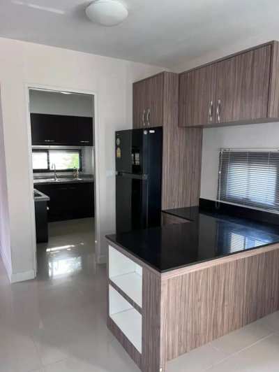 11R0329 ให้เช่าบ้านแฝดสองชั้น 3ห้องนอน 3ห้องน้ำ ราคา 65,000/เดือน โซนเกาะแก้ว