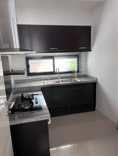 11R0329 ให้เช่าบ้านแฝดสองชั้น 3ห้องนอน 3ห้องน้ำ ราคา 65,000/เดือน โซนเกาะแก้ว