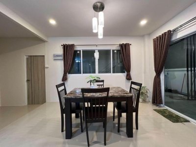 11R0330 ให้เช่าบ้านสองชั้น 3ห้องนอน 3ห้องน้ำ ราคา 38,000/เดือน โซนเกาะแก้ว