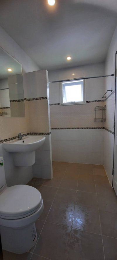 11R0331 ให้เช่าบ้านแฝดสองชั้น 3ห้องนอน 2ห้องน้ำ ราคา 36,000/เดือน โซนเกาะแก้ว