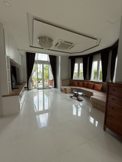 11R0333 ให้เช่าบ้านเดี่ยวสองชั้น 3ห้องนอน 3ห้องน้ำ ราคา 70,000/เดือน โซนเกาะแก้ว