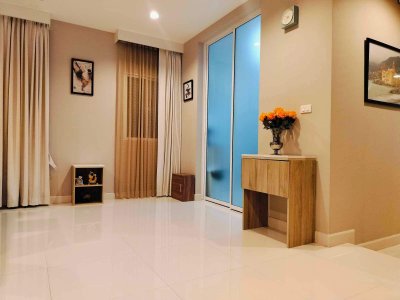 11R0348 ให้เช่าบ้านเดี่ยวสองชั้น 3ห้องนอน 3ห้องน้ำ ราคา 70,000/เดือน โซนเกาะแก้ว