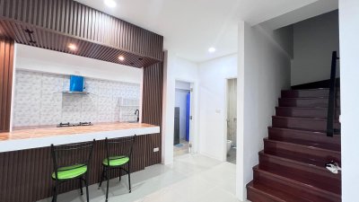 11R0354 ให้เช่าบ้านแฝดสองชั้น 3ห้องนอน 2ห้องน้ำ ราคา 23,000/เดือน โซนเกาะแก้ว