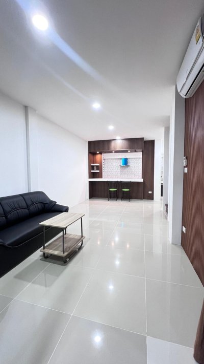 11R0354 ให้เช่าบ้านแฝดสองชั้น 3ห้องนอน 2ห้องน้ำ ราคา 23,000/เดือน โซนเกาะแก้ว