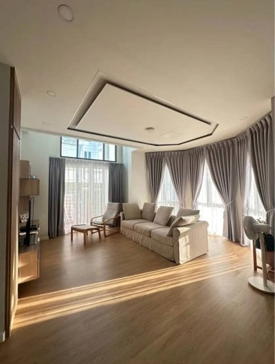 11R0356 ให้เช่าบ้านเดี่ยวสองชั้น 4ห้องนอน 3ห้องน้ำ ราคา 90,000/เดือน โซนเกาะแก้ว