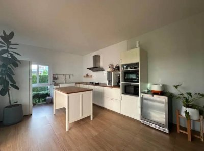 11R0356 ให้เช่าบ้านเดี่ยวสองชั้น 4ห้องนอน 3ห้องน้ำ ราคา 90,000/เดือน โซนเกาะแก้ว