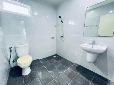 11R0358 ให้เช่าบ้านแฝดสองชั้น 3ห้องนอน 3ห้องน้ำ ราคา 30,000/เดือน โซนเกาะแก้ว