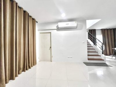 11R0358 ให้เช่าบ้านแฝดสองชั้น 3ห้องนอน 3ห้องน้ำ ราคา 30,000/เดือน โซนเกาะแก้ว