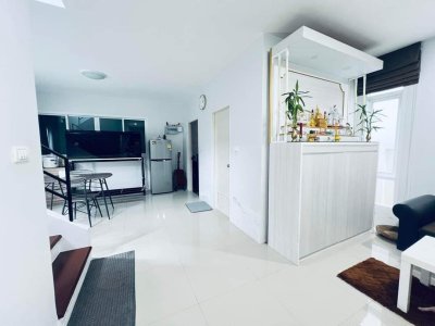 11R0358 ให้เช่าบ้านแฝดสองชั้น 3ห้องนอน 3ห้องน้ำ ราคา 30,000/เดือน โซนเกาะแก้ว