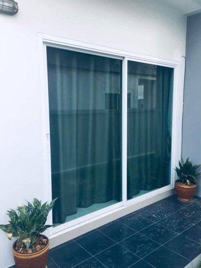 11R0358 ให้เช่าบ้านแฝดสองชั้น 3ห้องนอน 3ห้องน้ำ ราคา 30,000/เดือน โซนเกาะแก้ว