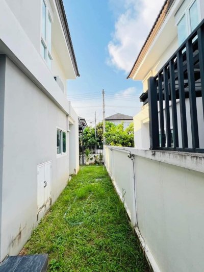 11R0358 ให้เช่าบ้านแฝดสองชั้น 3ห้องนอน 3ห้องน้ำ ราคา 30,000/เดือน โซนเกาะแก้ว